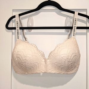 Victoria's Secret Logo Wireless Lace T-shirt Bra